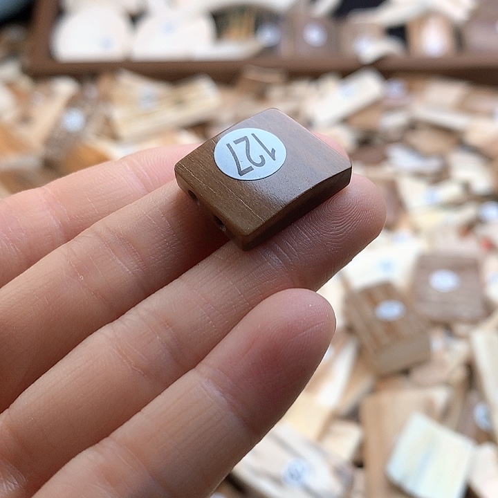 泥塑不打孔联系客服