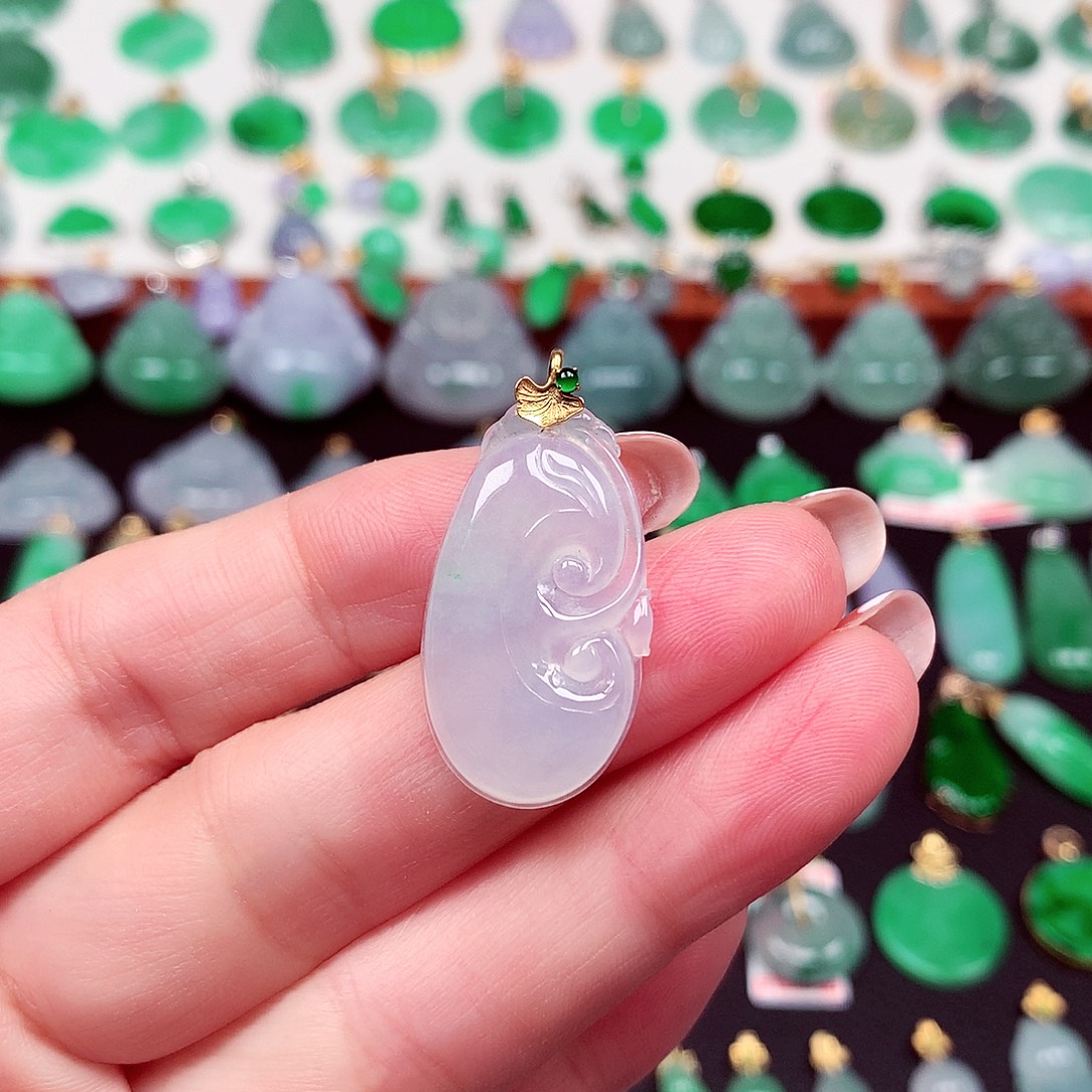 翡翠18K金镶嵌颈饰