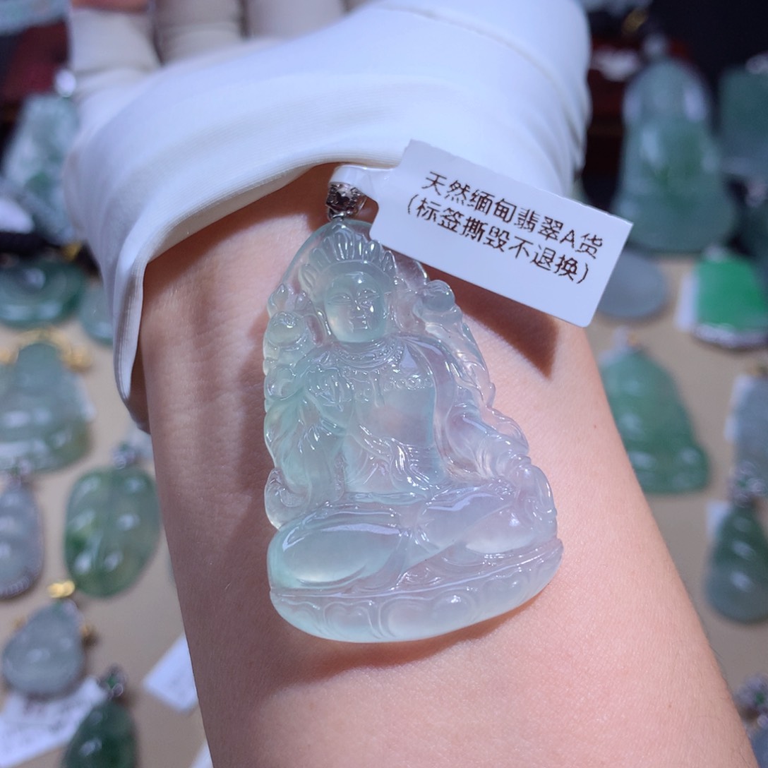 翡翠颈饰18K金镶嵌度母