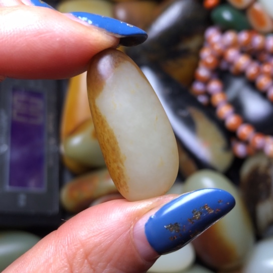 和田玉未镶嵌珠宝奇石