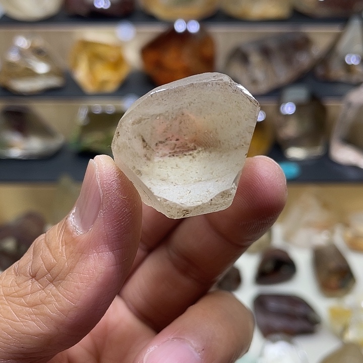 未镶嵌水晶大型摆件（非配饰）