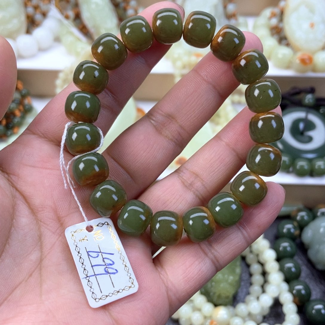 透闪石质玉手串未镶嵌