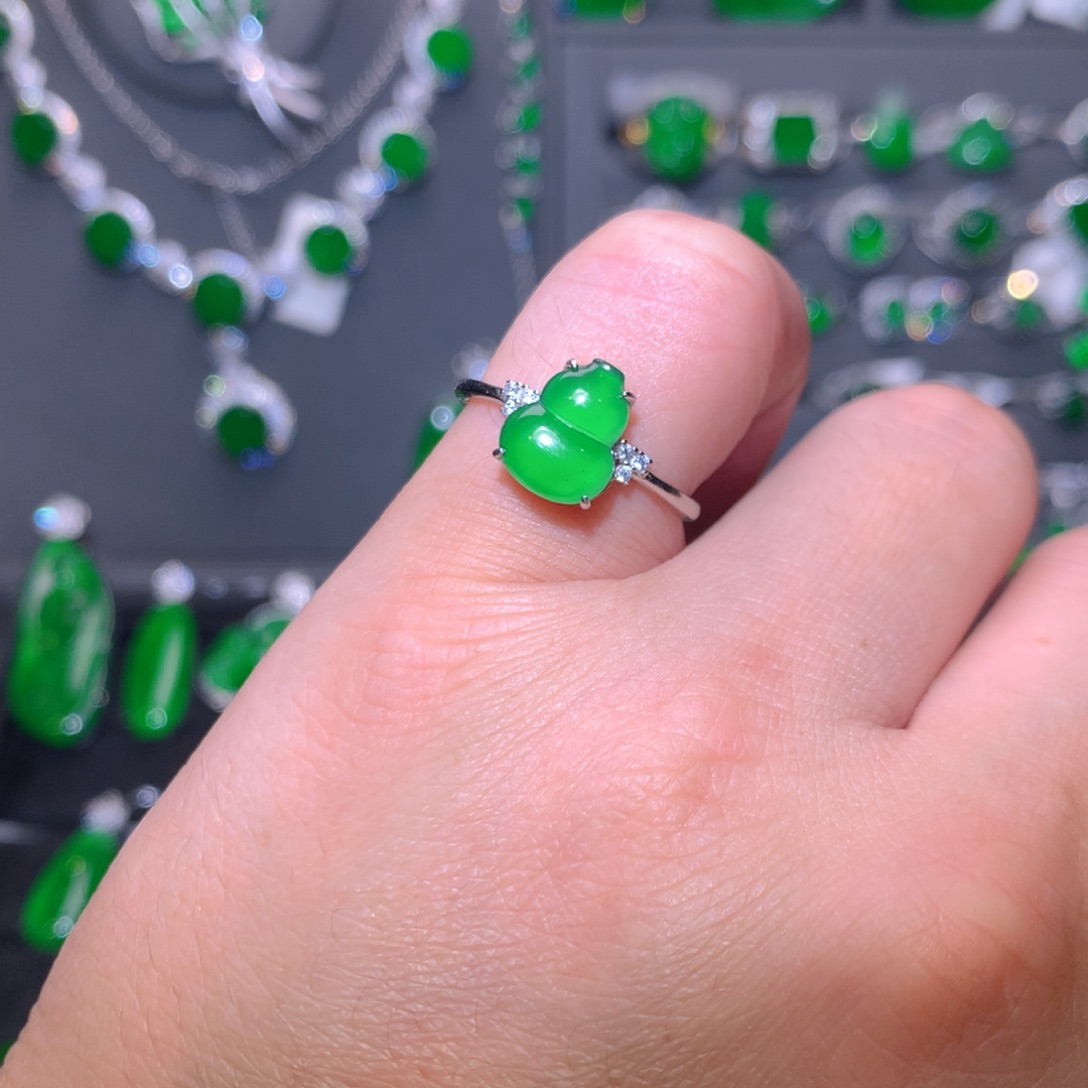 翡翠戒指银S925镶嵌天然翡翠