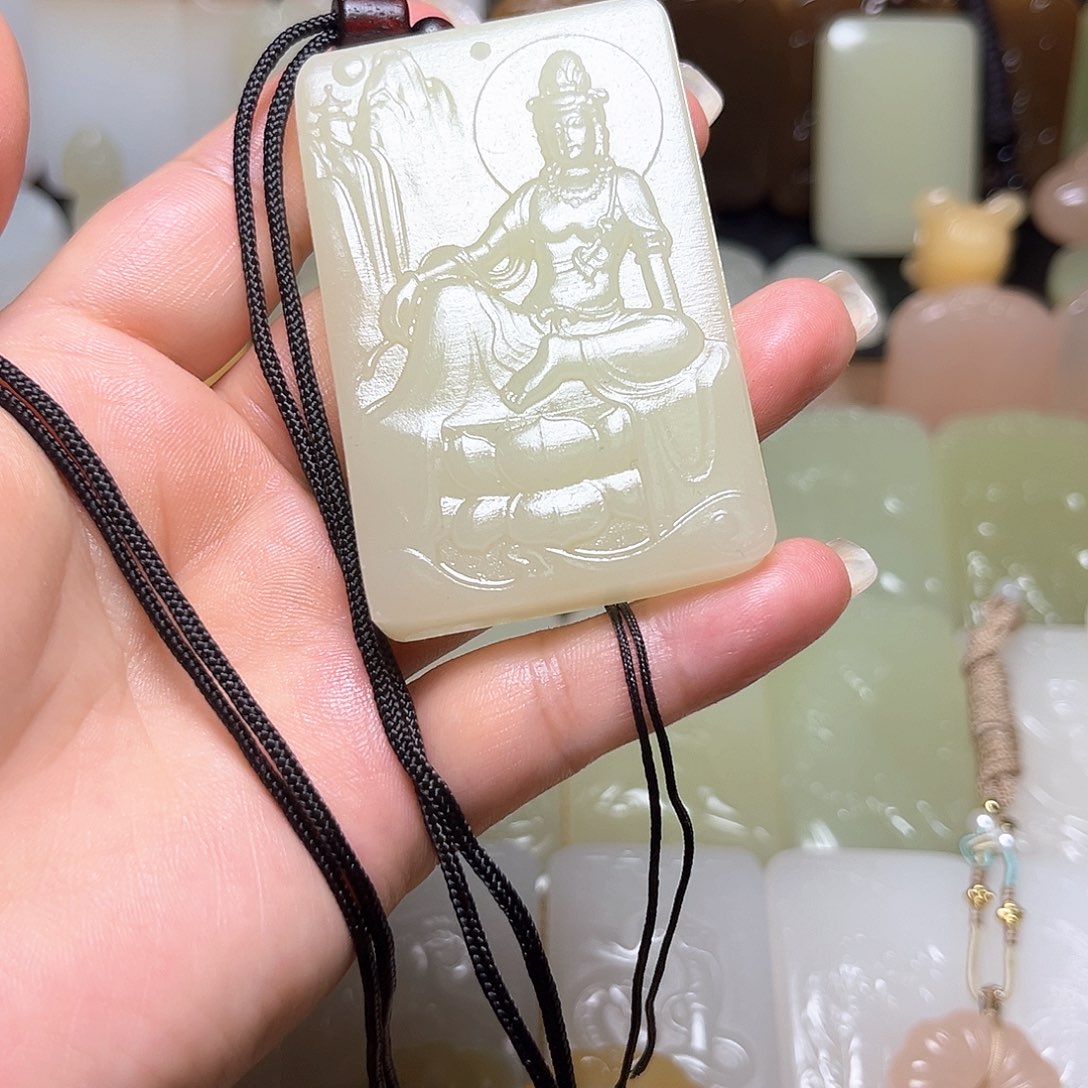 和田玉未镶嵌颈饰