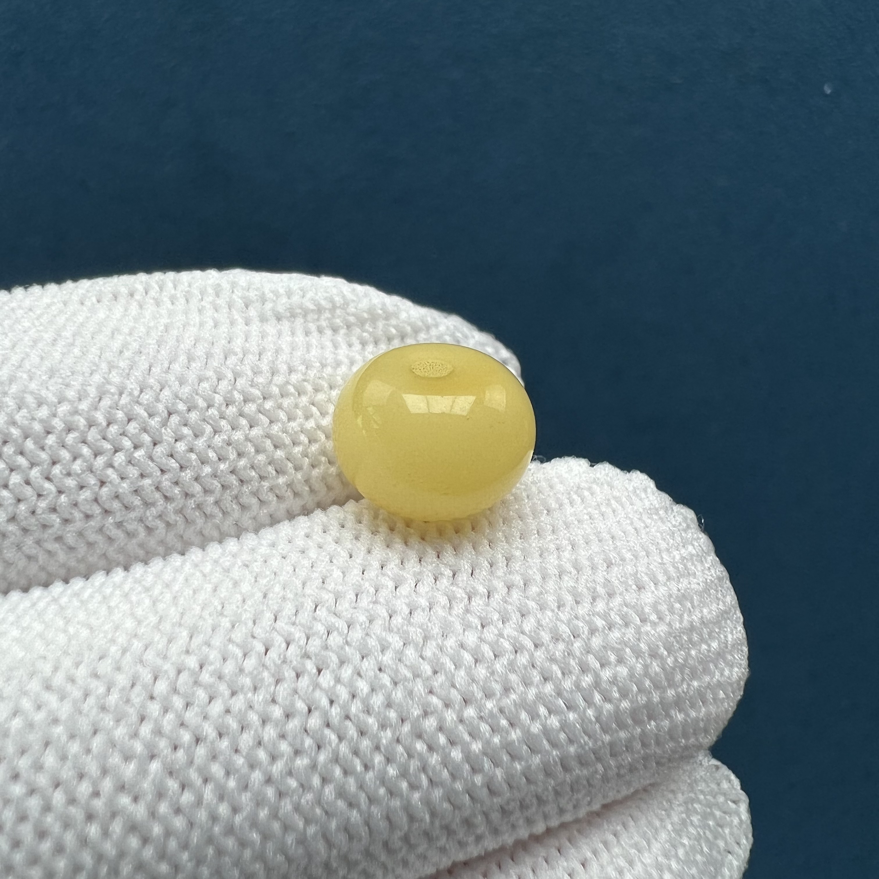 B9187天然原矿蜜蜡【微瑕】老型9.6*6.8mm支持鉴定 假一罚十