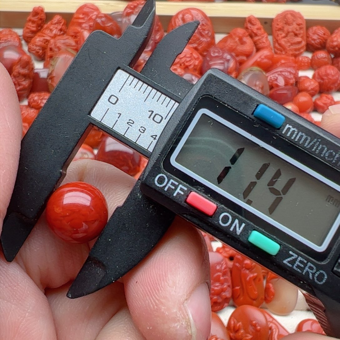 南红玛瑙配饰未镶嵌