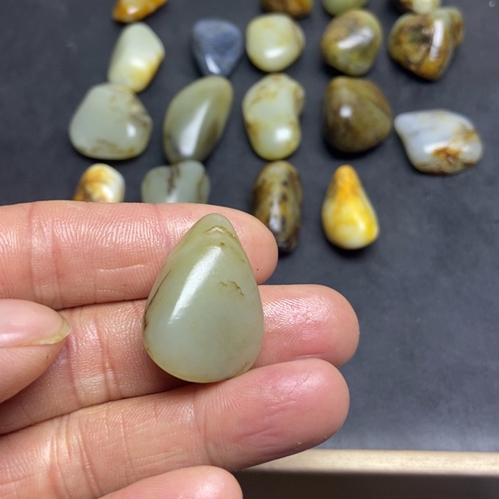 美***然和田玉（糖玉）未镶嵌珠宝奇石