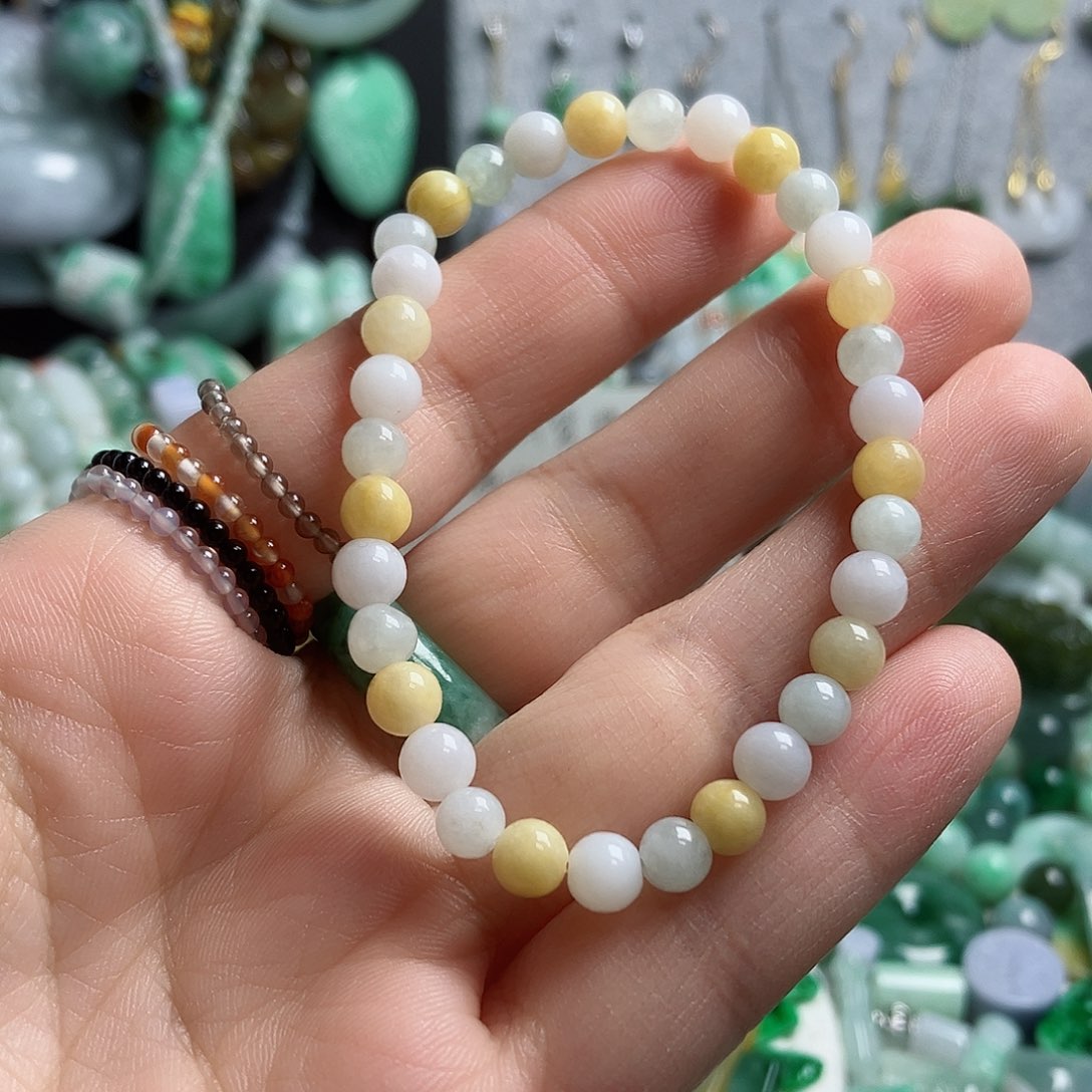 翡翠颈饰未镶嵌手串