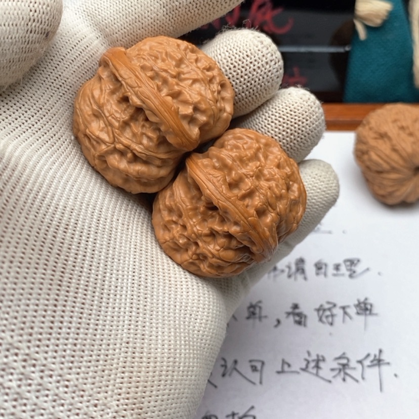 【闪购商品】文玩核桃把件92白狮子