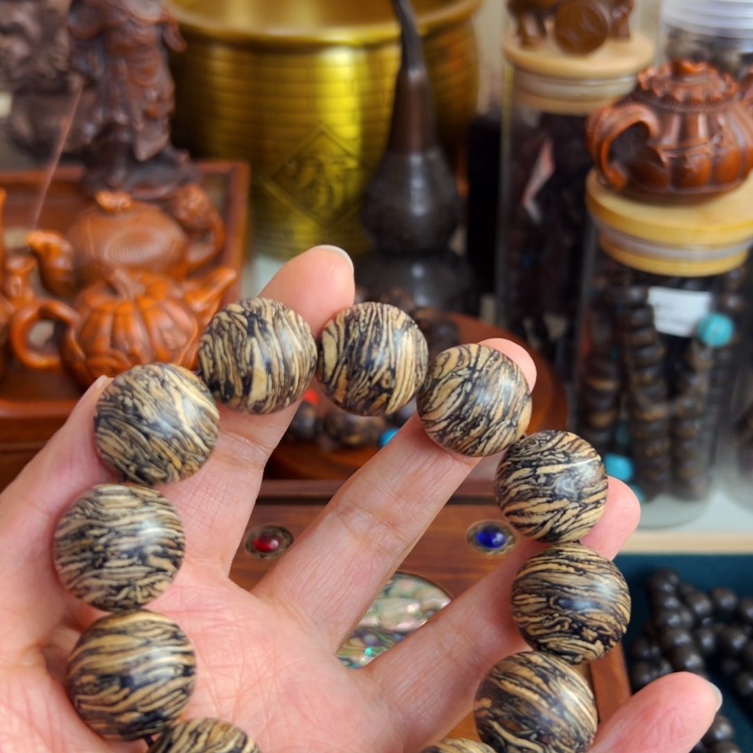 阴沉木年货节福利活动文玩手串摆件把件