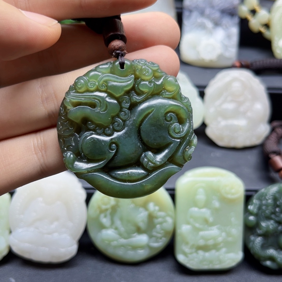 和田玉未镶嵌颈饰和田玉