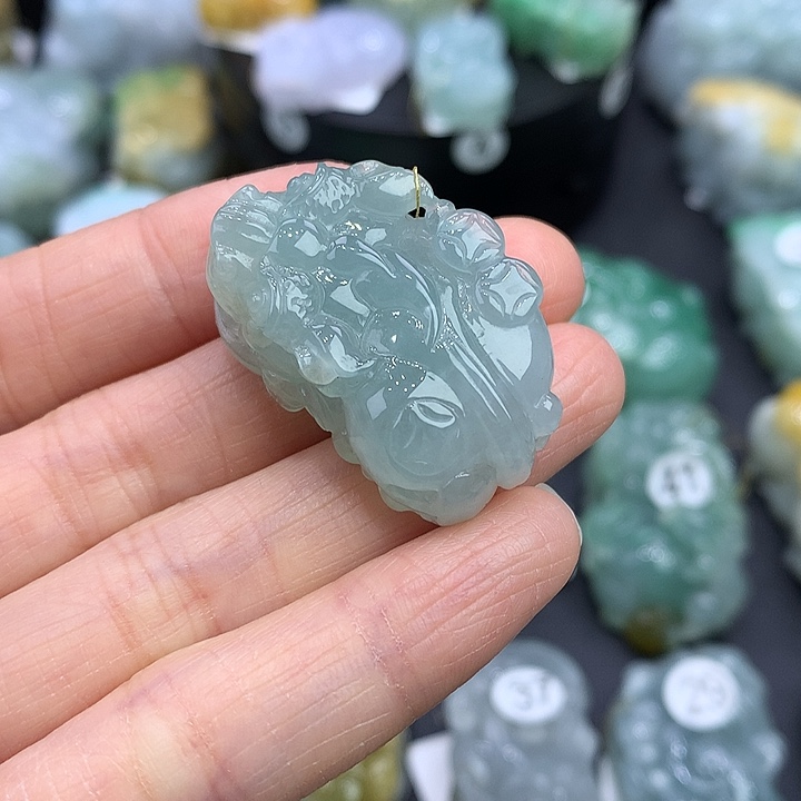 翡翠未镶嵌颈饰天然缅甸A货翡翠貔貅吊坠