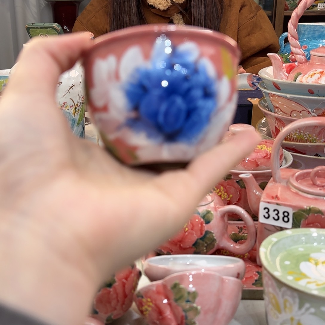 瓷片兔兔盖茨。兔兔好