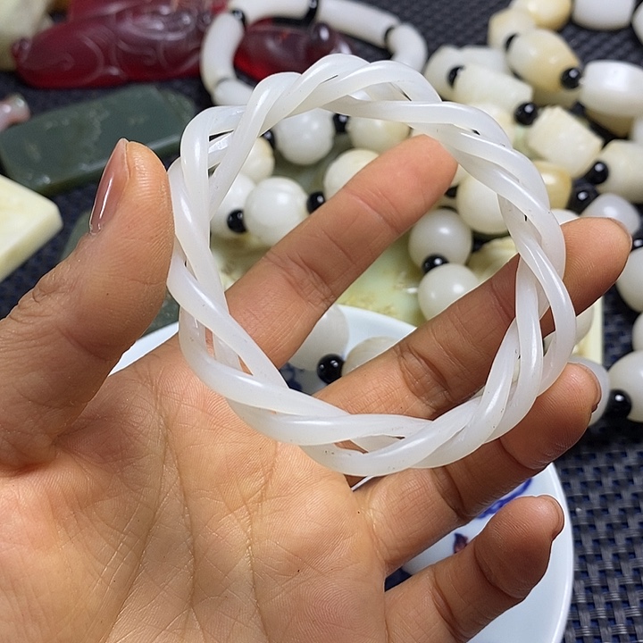 吊坠白玉菩提支持七天无理由