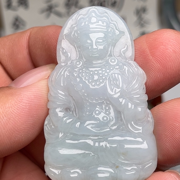 翡翠未镶嵌颈饰度母