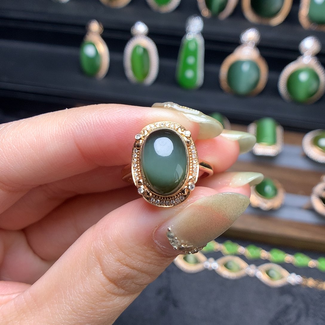 和田玉首饰18K金镶嵌