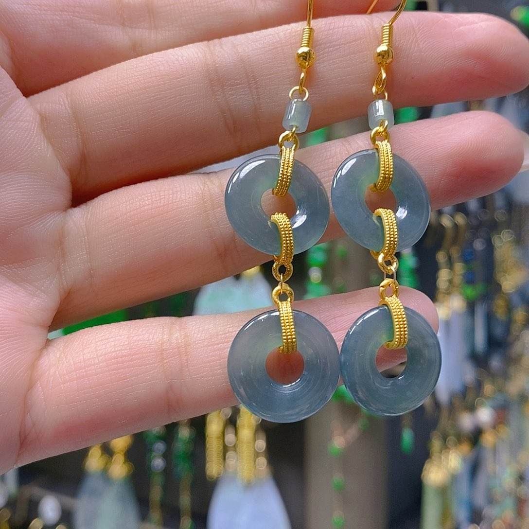 未镶嵌翡翠耳饰翡翠