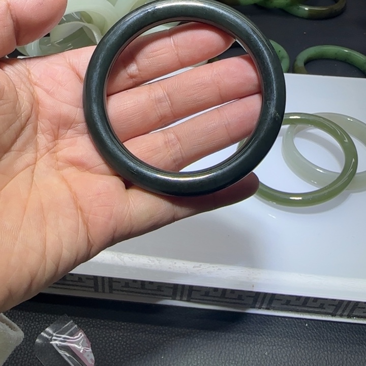 和田玉未镶嵌手镯56.3圈围89