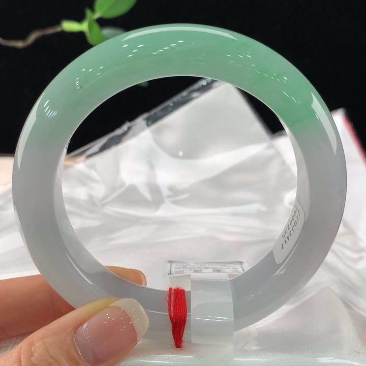 翡翠手镯未镶嵌111-0235