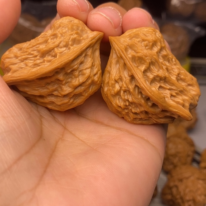 把件桃核小***°异型鸟