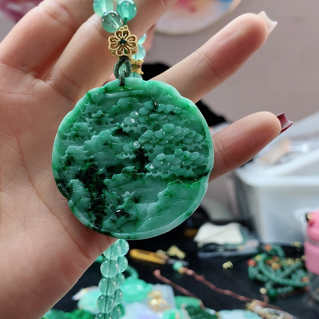 【闪购商品】翡翠吊坠(赠链)未镶嵌