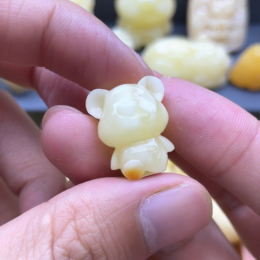 琥珀裸石未镶嵌蜜蜡