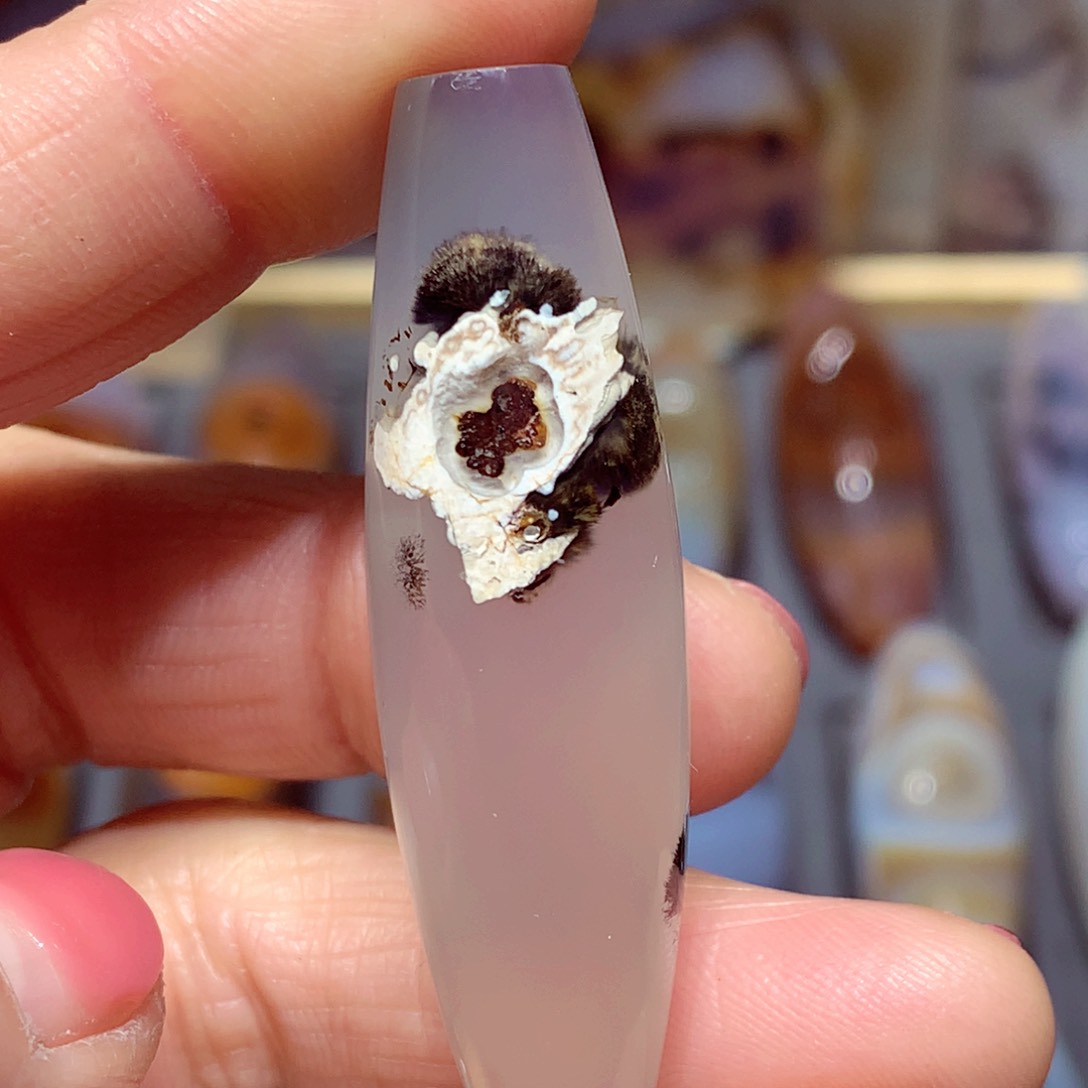 玛瑙/玉髓颈饰未镶嵌