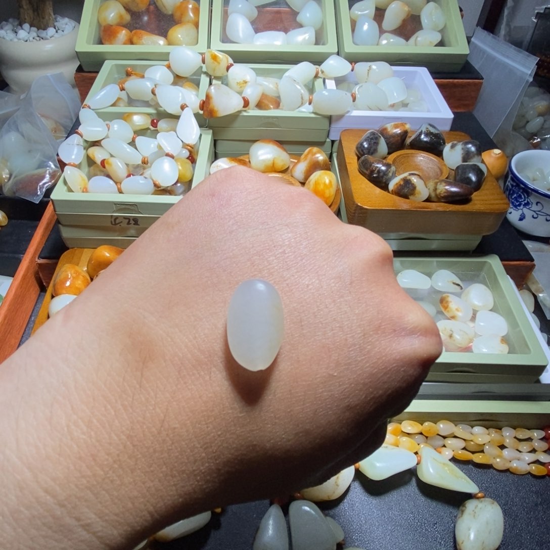 海***义手串未镶嵌和田玉