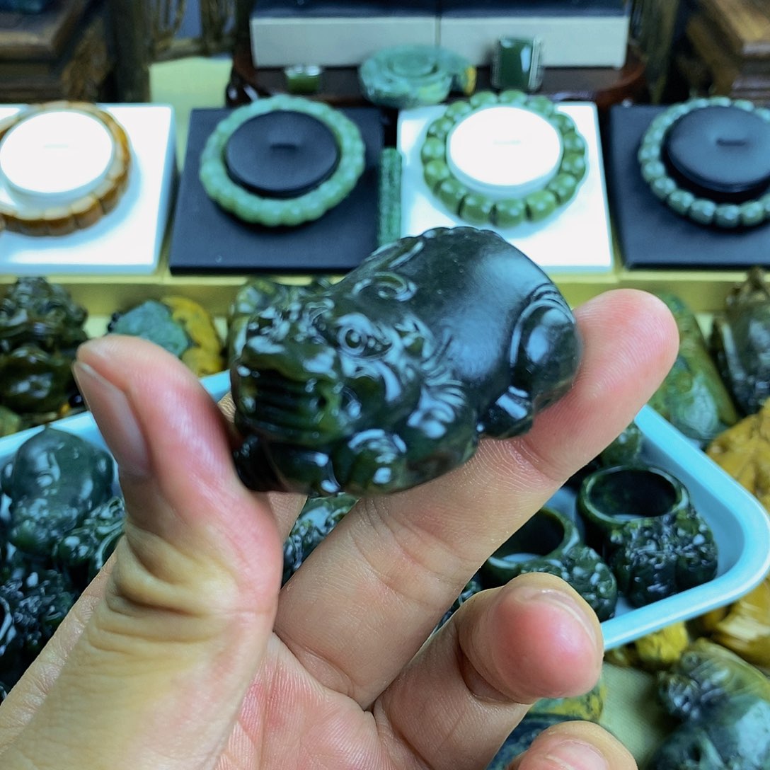 岫岩河磨玉（透闪石质玉）手把未镶嵌