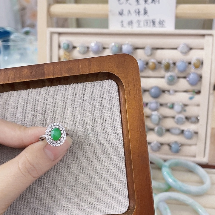 翡翠未镶嵌颈饰天然翡翠Ａ货