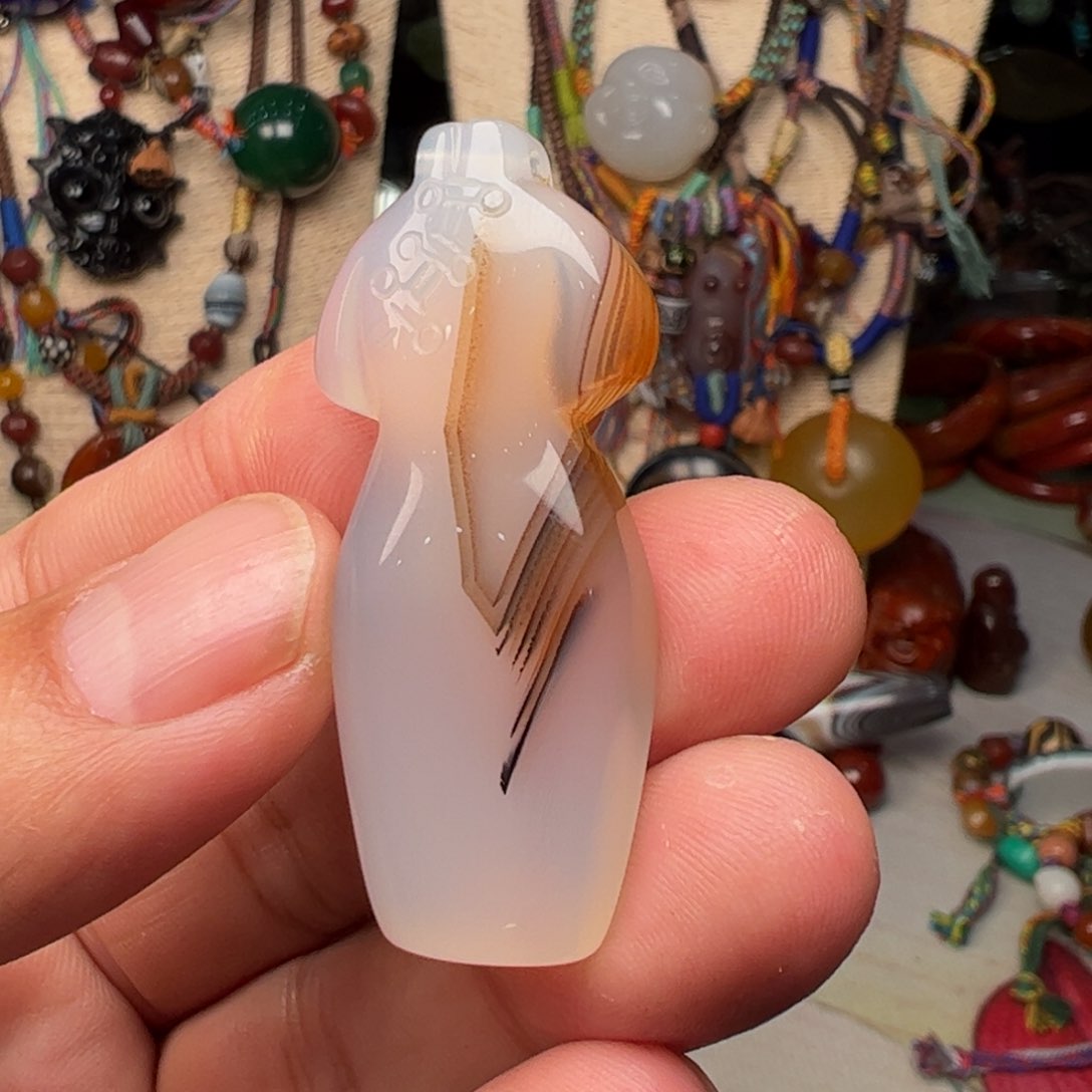 玛瑙/玉髓颈饰未镶嵌