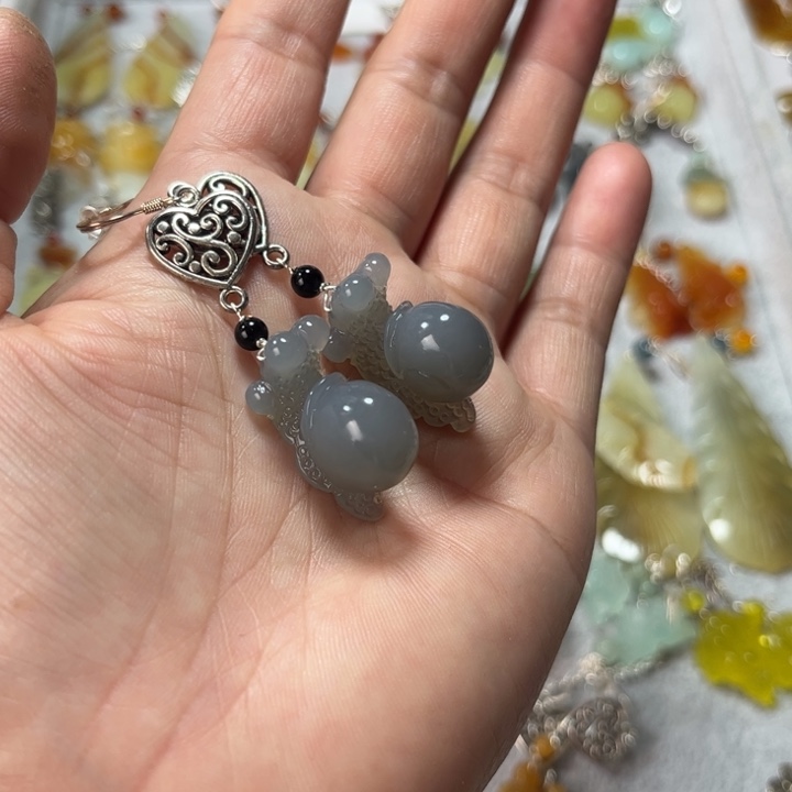 蛇纹石玉合金耳饰