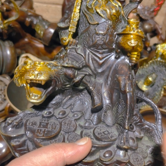 正常发货 铜的。全清了一件不留