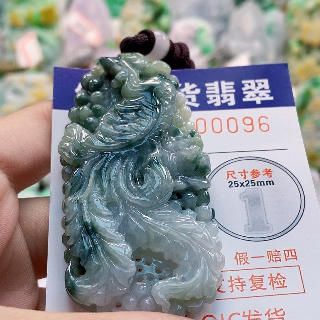 吊坠(不含链)未镶嵌翡翠