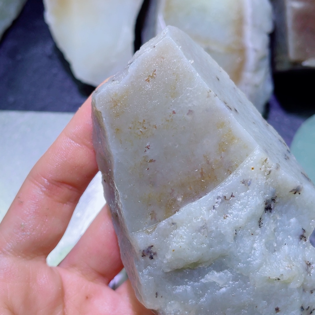 和田玉未镶嵌珠宝半成品