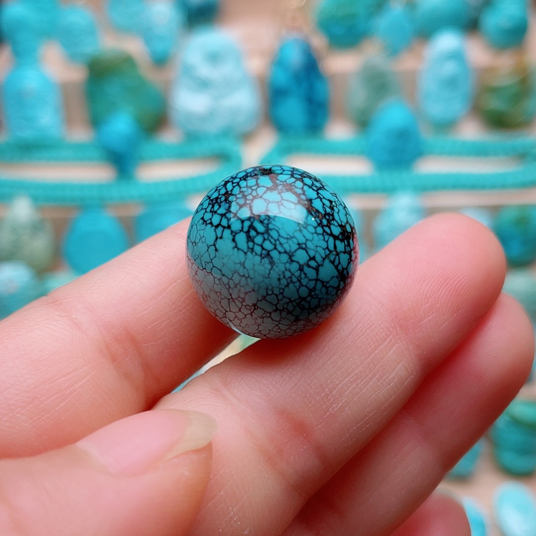 绿松石未镶嵌颈饰