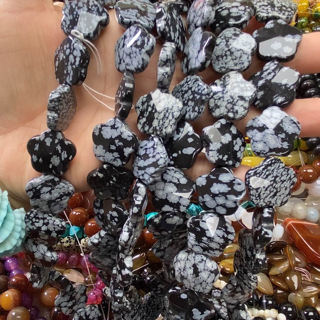 玛瑙/玉髓未镶嵌珠宝半成品雪花石一条