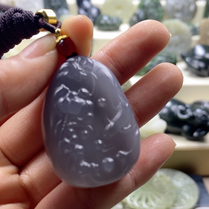 和田玉颈饰未镶嵌闪***心