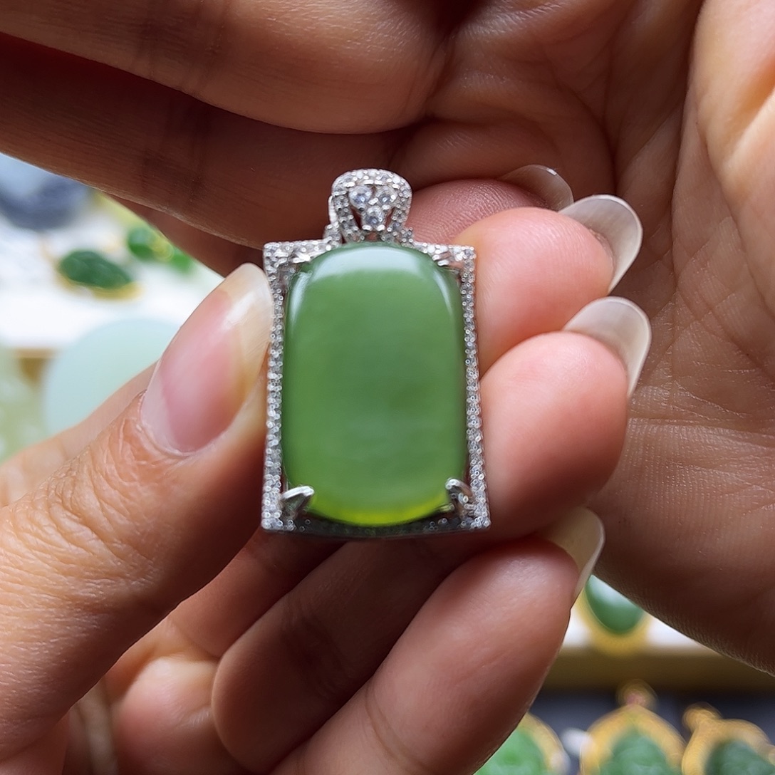 和田玉银S925镶嵌颈饰猫眼