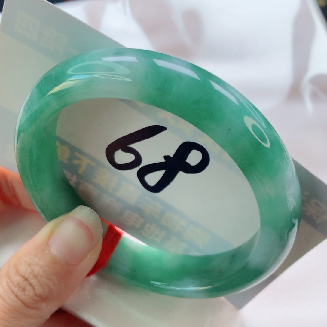 未镶嵌手镯翡翠绿多强推