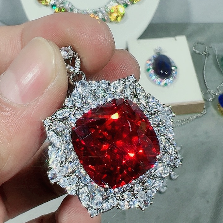 红宝石颈饰未镶嵌