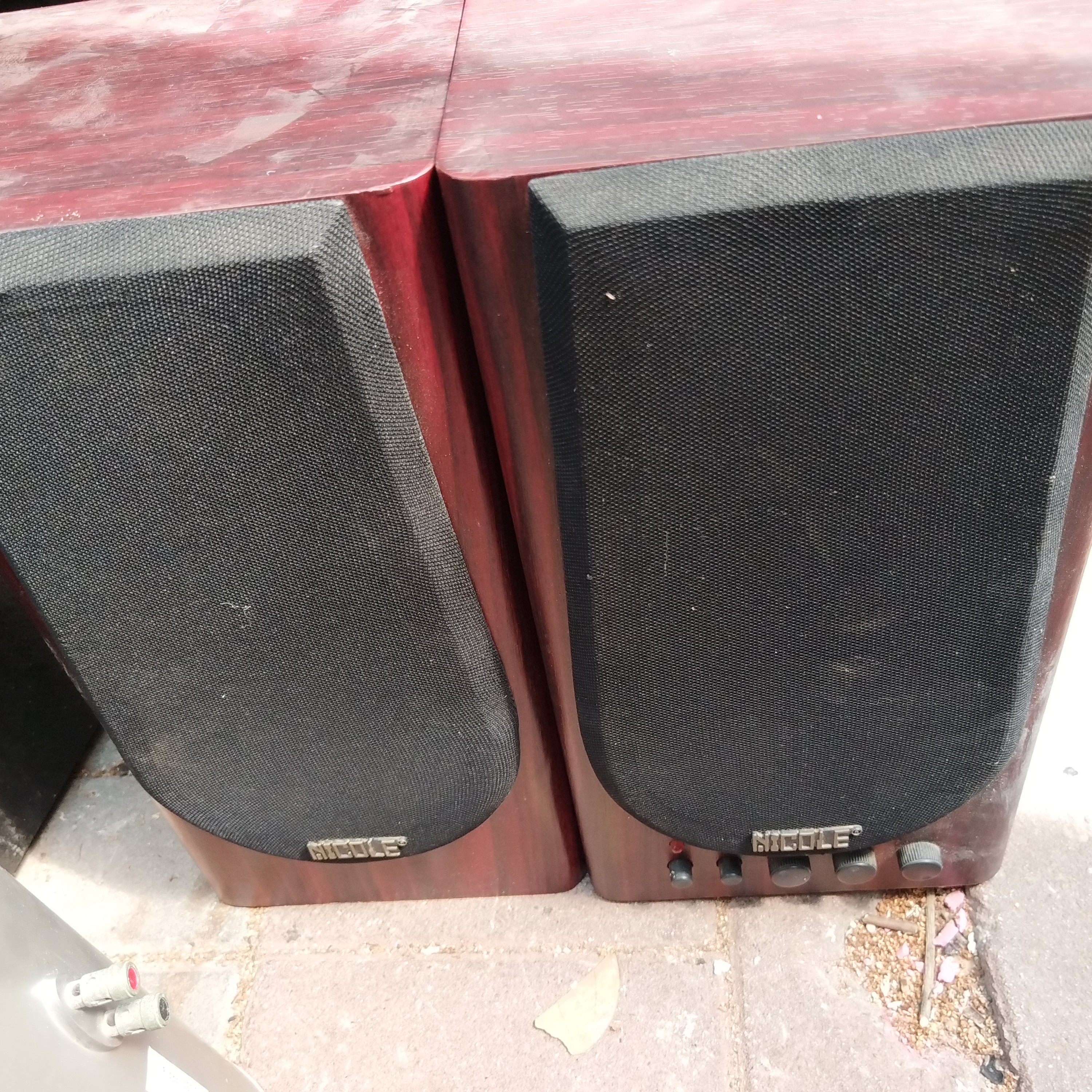 8新  有源音箱一对，不包邮费，不支持退换退货