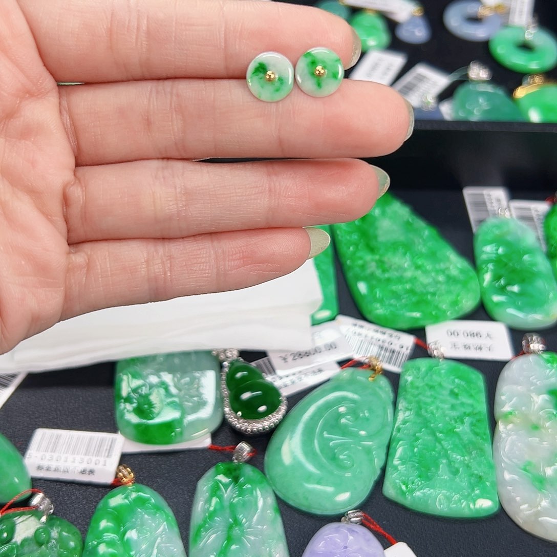 翡翠耳饰18K金镶嵌天然缅料A货一件