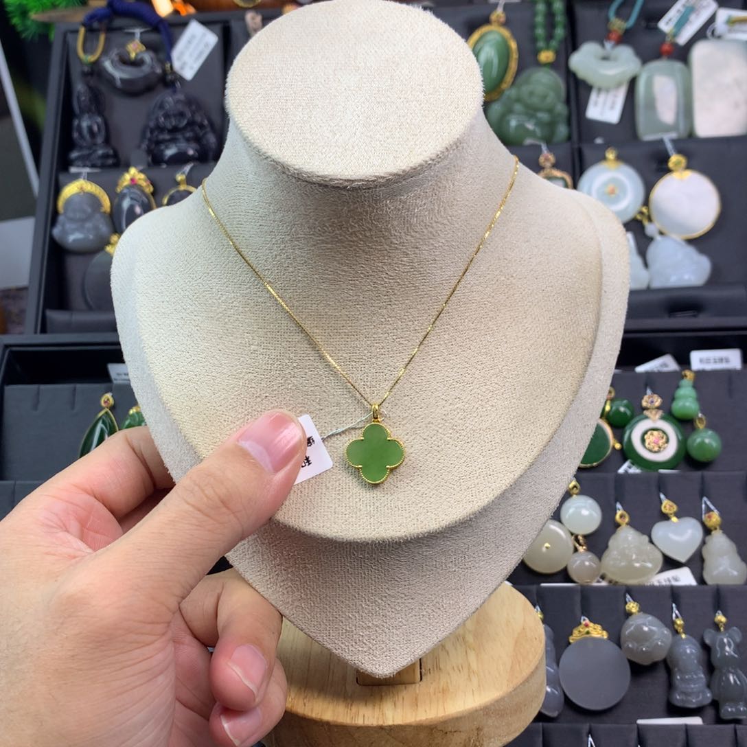 和田玉吊坠18K金镶嵌