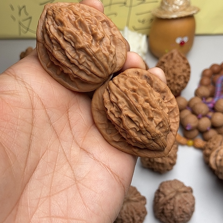 于***一文玩核桃吊坠40大红袍