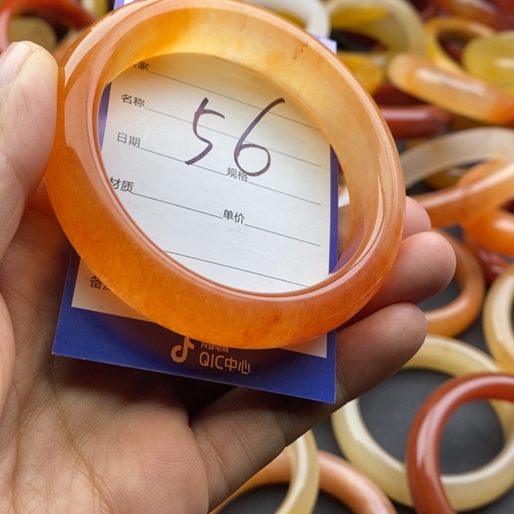 未镶嵌手镯石英质玉