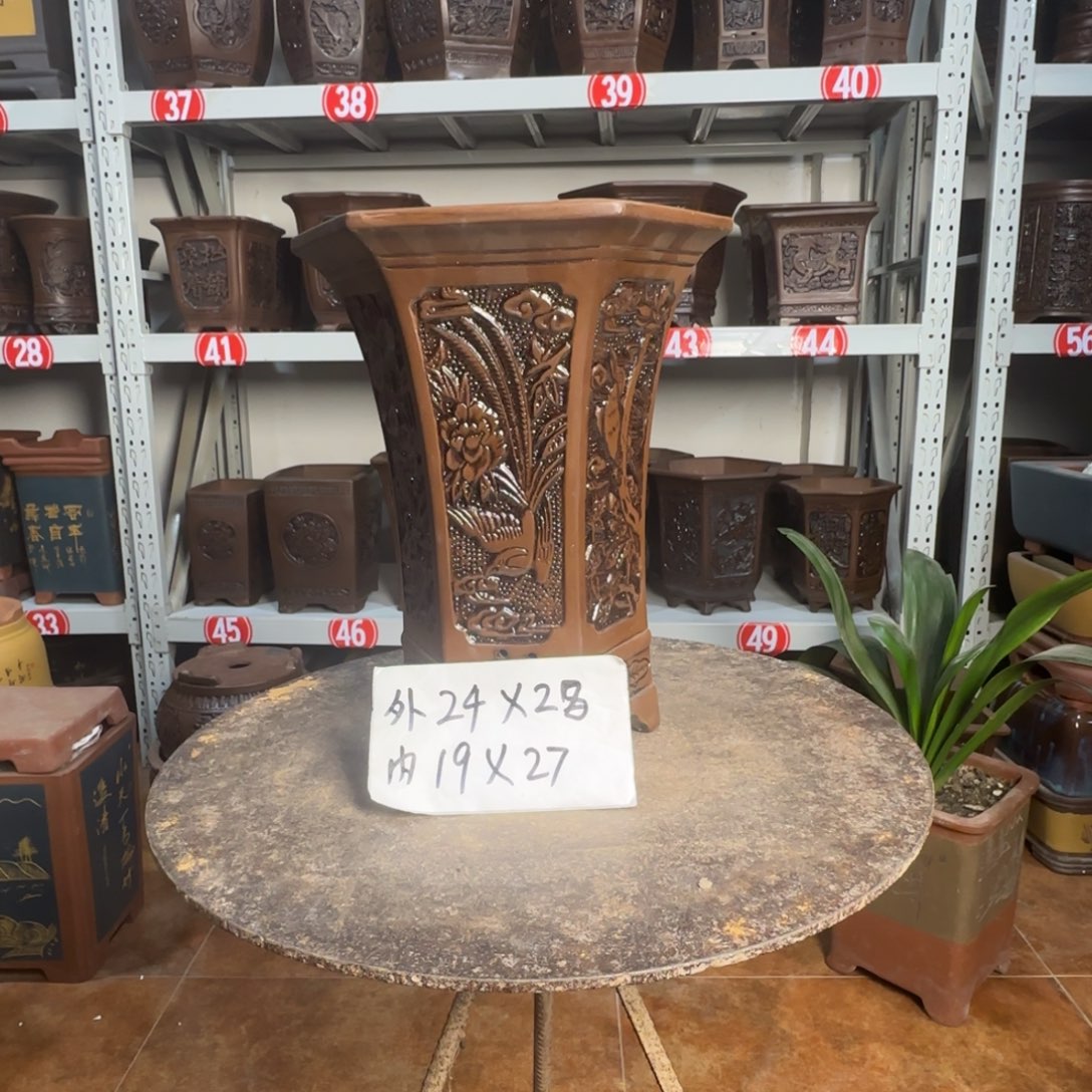 紫砂花盆，有1厘米左右尺寸差距有色差