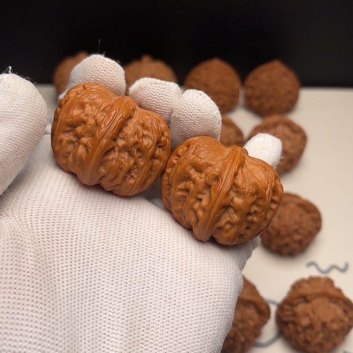 兴***饰文玩核桃把件42元宝