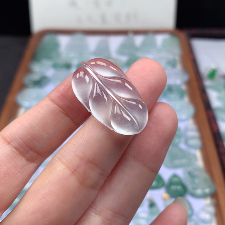 颈饰未镶嵌翡翠高冰叶子