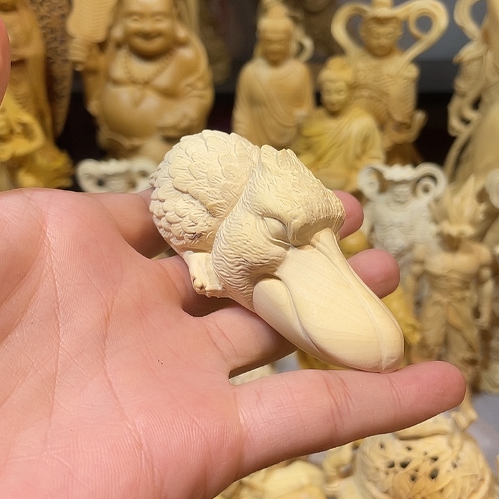 黄杨木小瑕疵大嘴鸟
